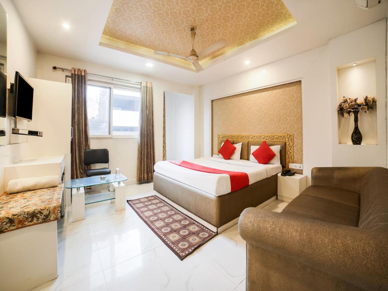 Oyo 10277 Hotel Delux Golden Ajmer Dış mekan fotoğraf
